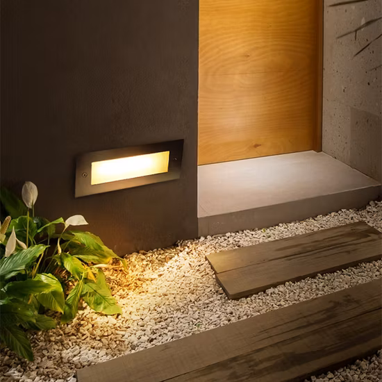 LED-Stufenleuchte aus Edelstahl mit wasserdichter Schutzart IP65 Super