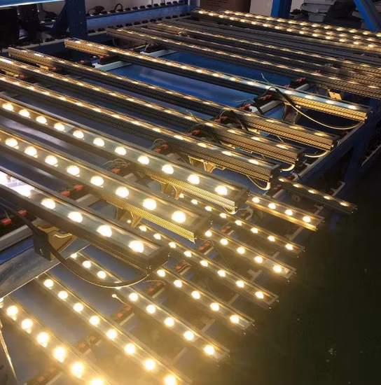 IP65 programmierbarer Vollfarb-RGBW-DMX-SPI-Matrix-LED-Pixel-Linearlichtbalken-LED-Wandfluter für Nachtclub-Event-Bühnendekoration